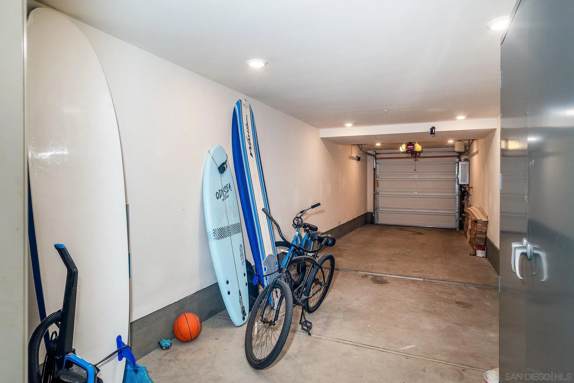 807 Santa Barbara Pl