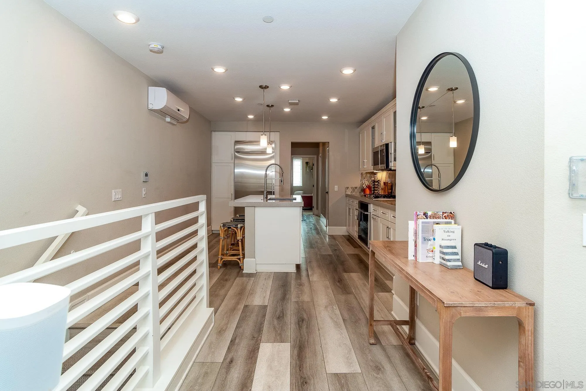 807 Santa Barbara Pl