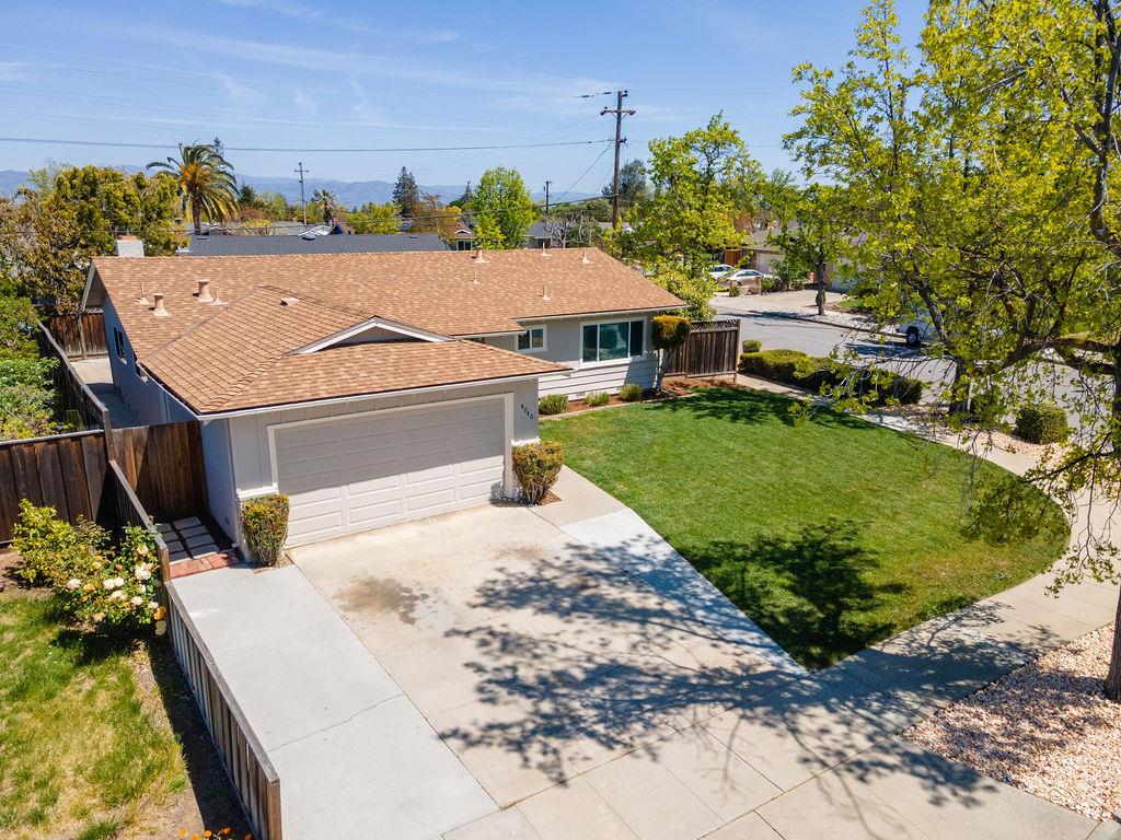 4040 La Mesa LN