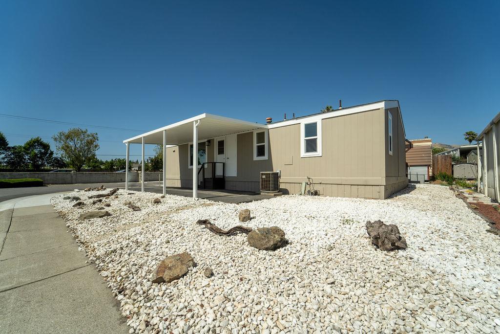 120 Dixon Landing RD 182