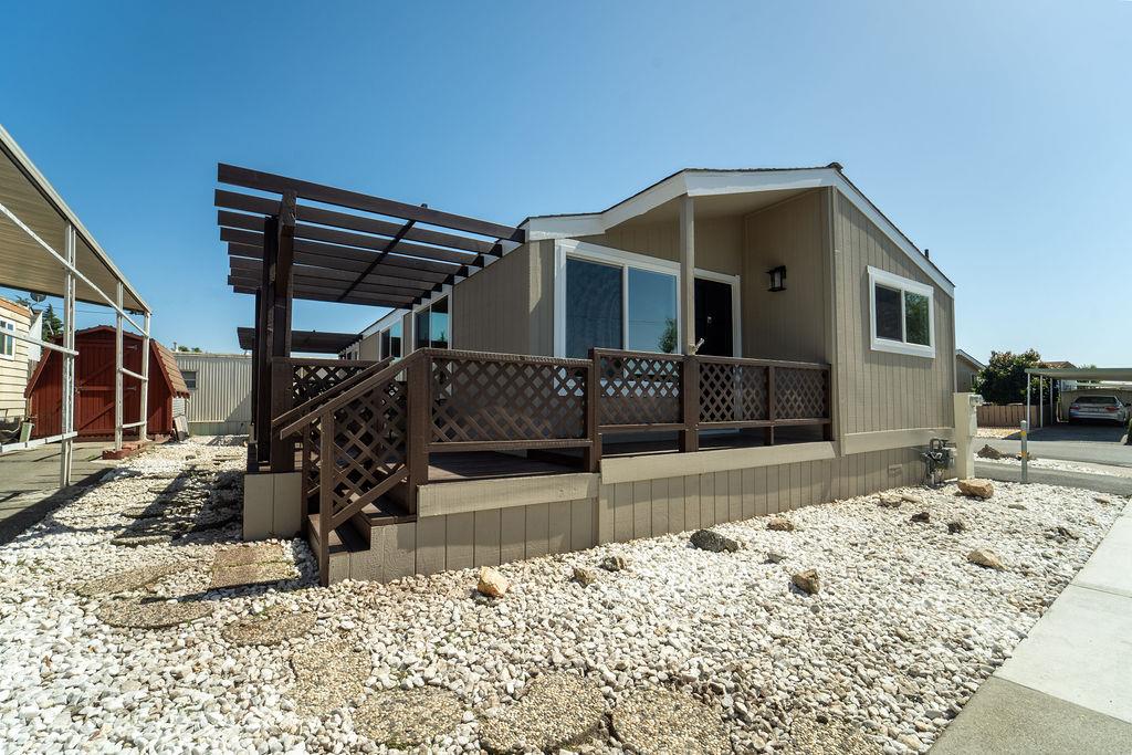 120 Dixon Landing RD 182