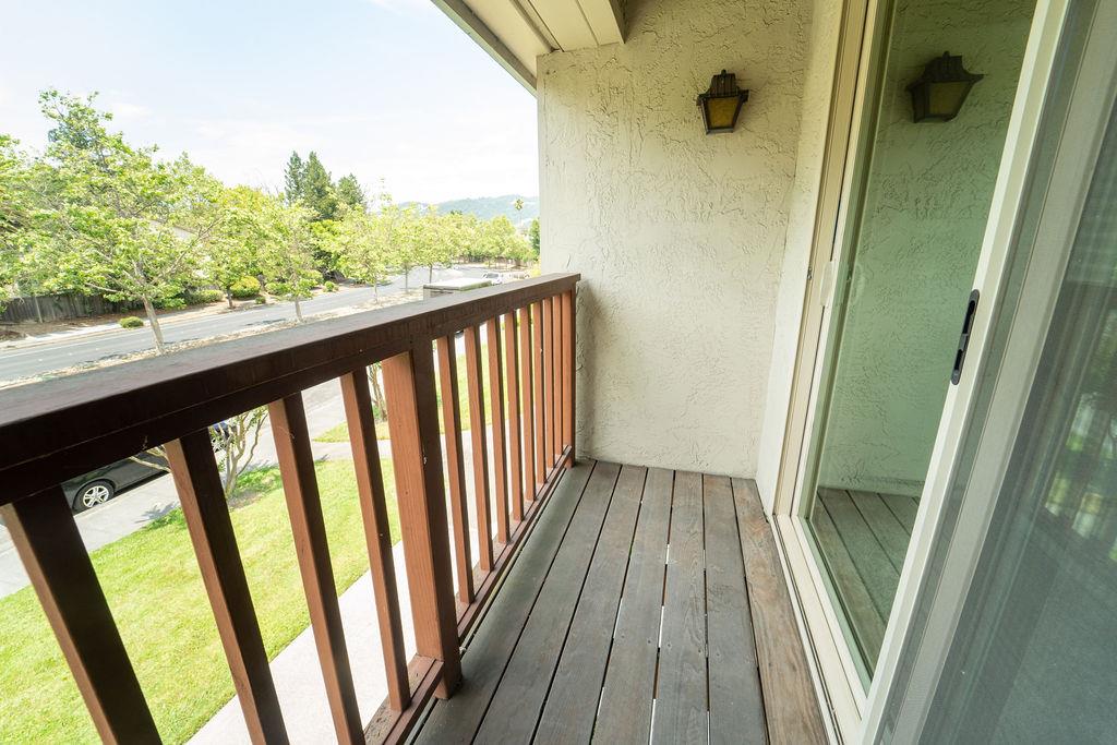 1005 Golf Course DR