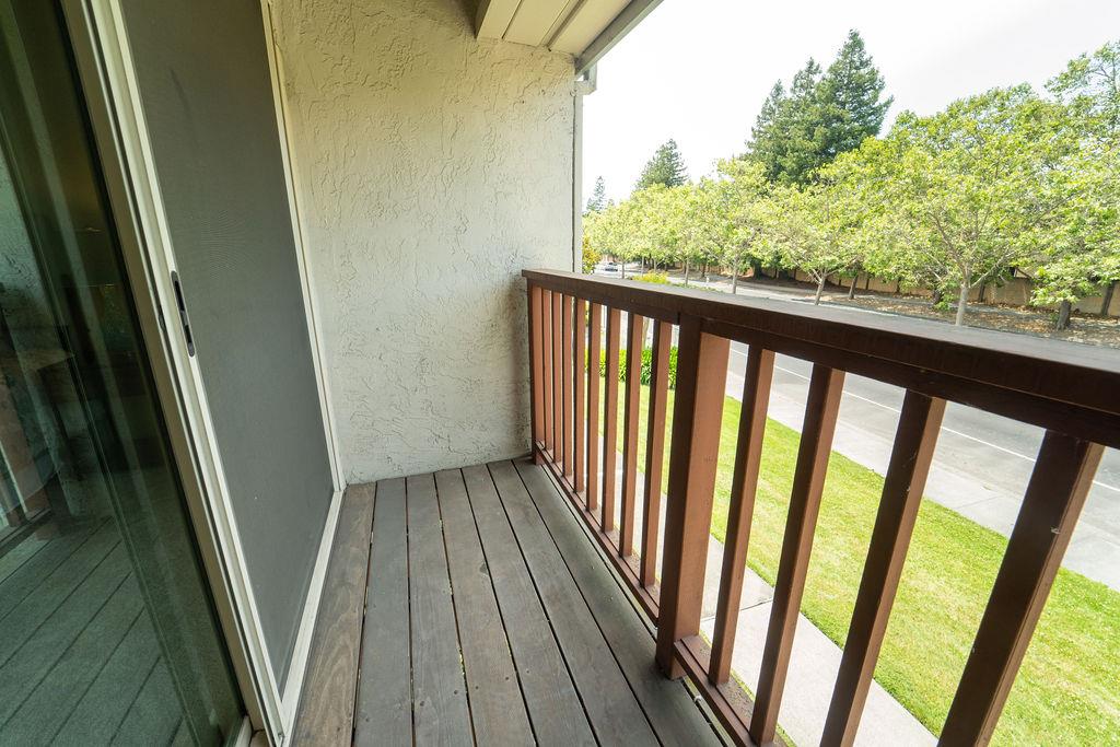 1005 Golf Course DR