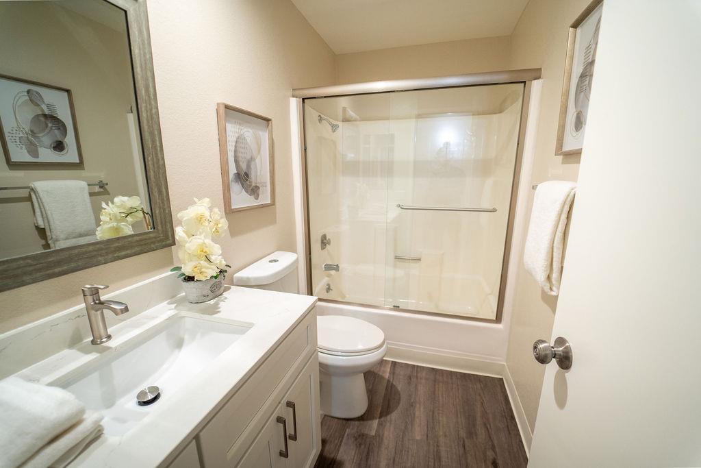 1005 Golf Course DR