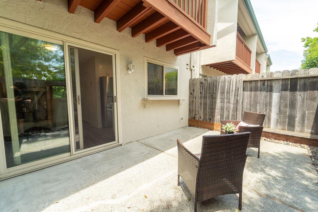 1005 Golf Course DR
