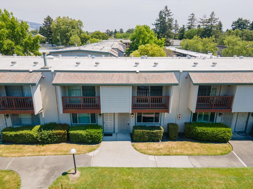 1005 Golf Course DR