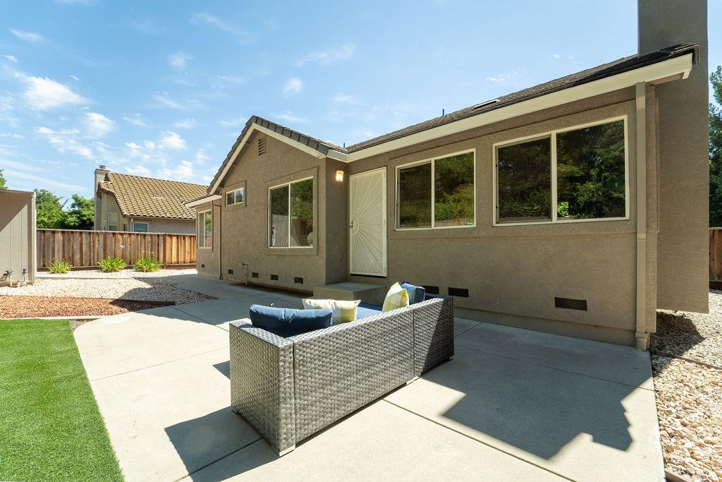 880 Megan RD