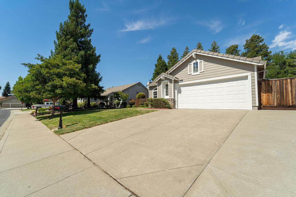 880 Megan RD