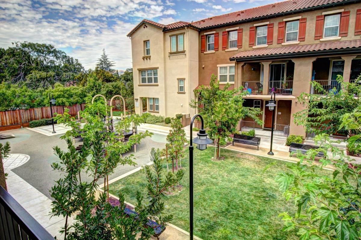 772 Messina Gardens LN