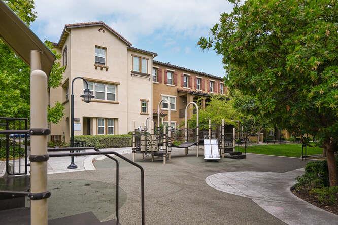 772 Messina Gardens LN