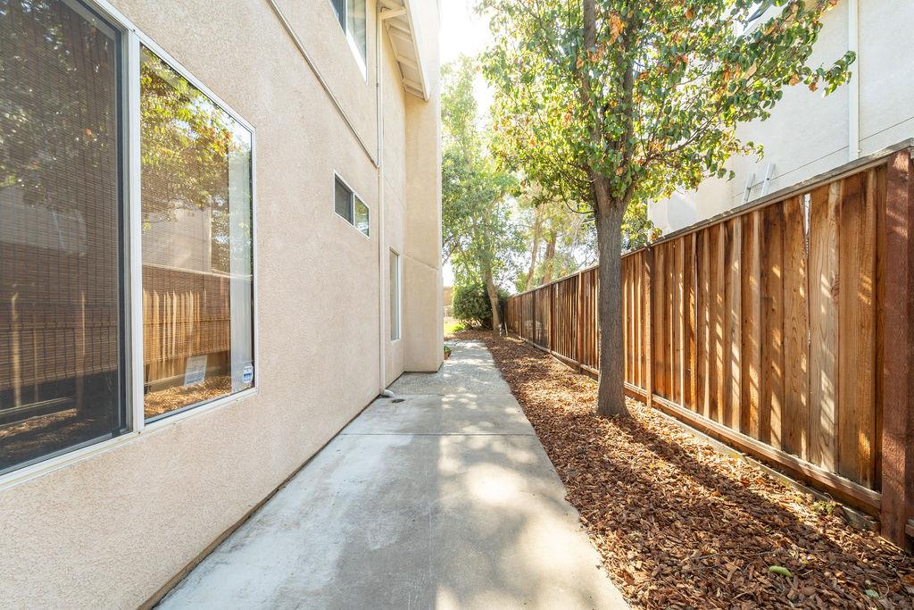 1490 Hepburn ST