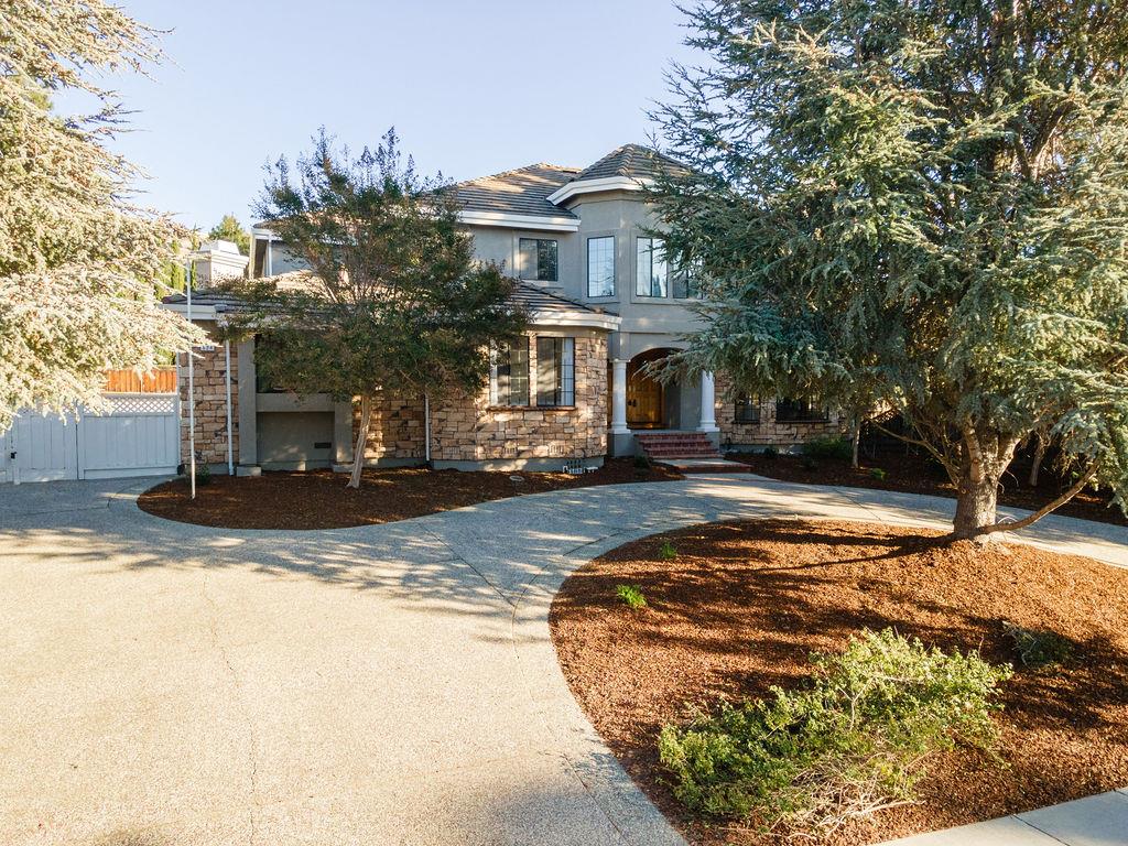 924 Hunter LN