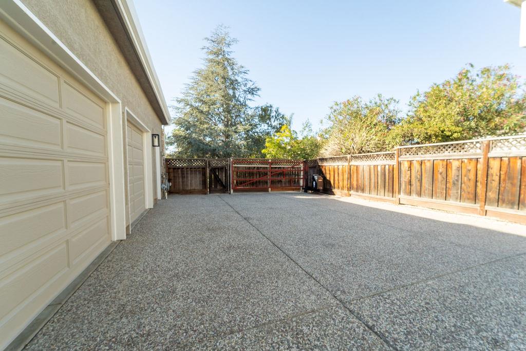 924 Hunter LN