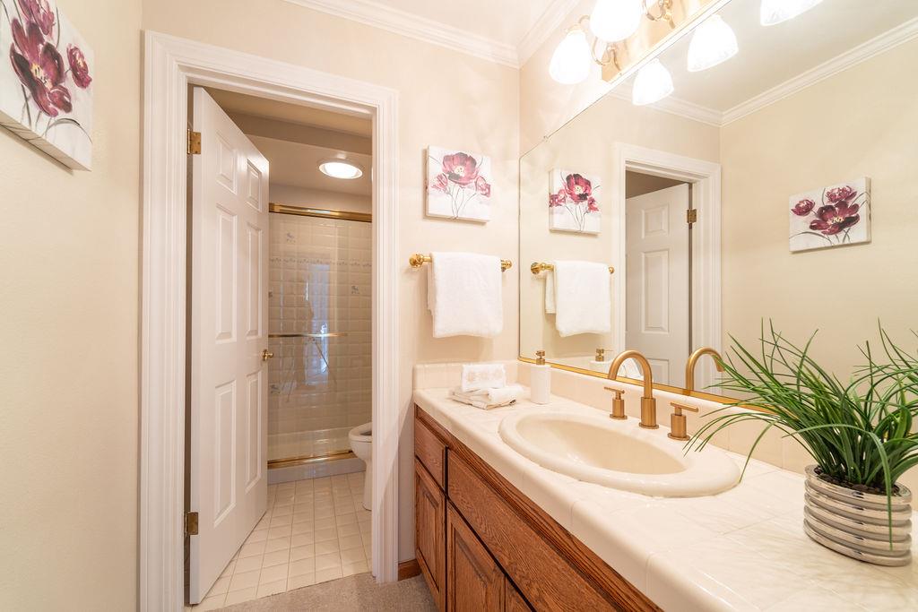 924 Hunter LN