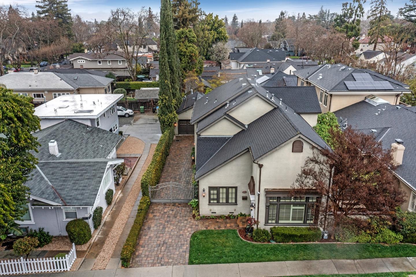 1538 Lincoln AVE