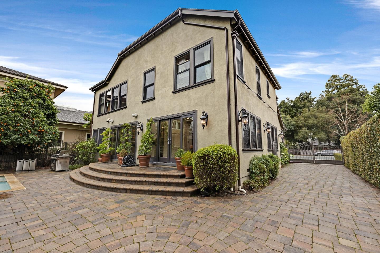 1538 Lincoln AVE