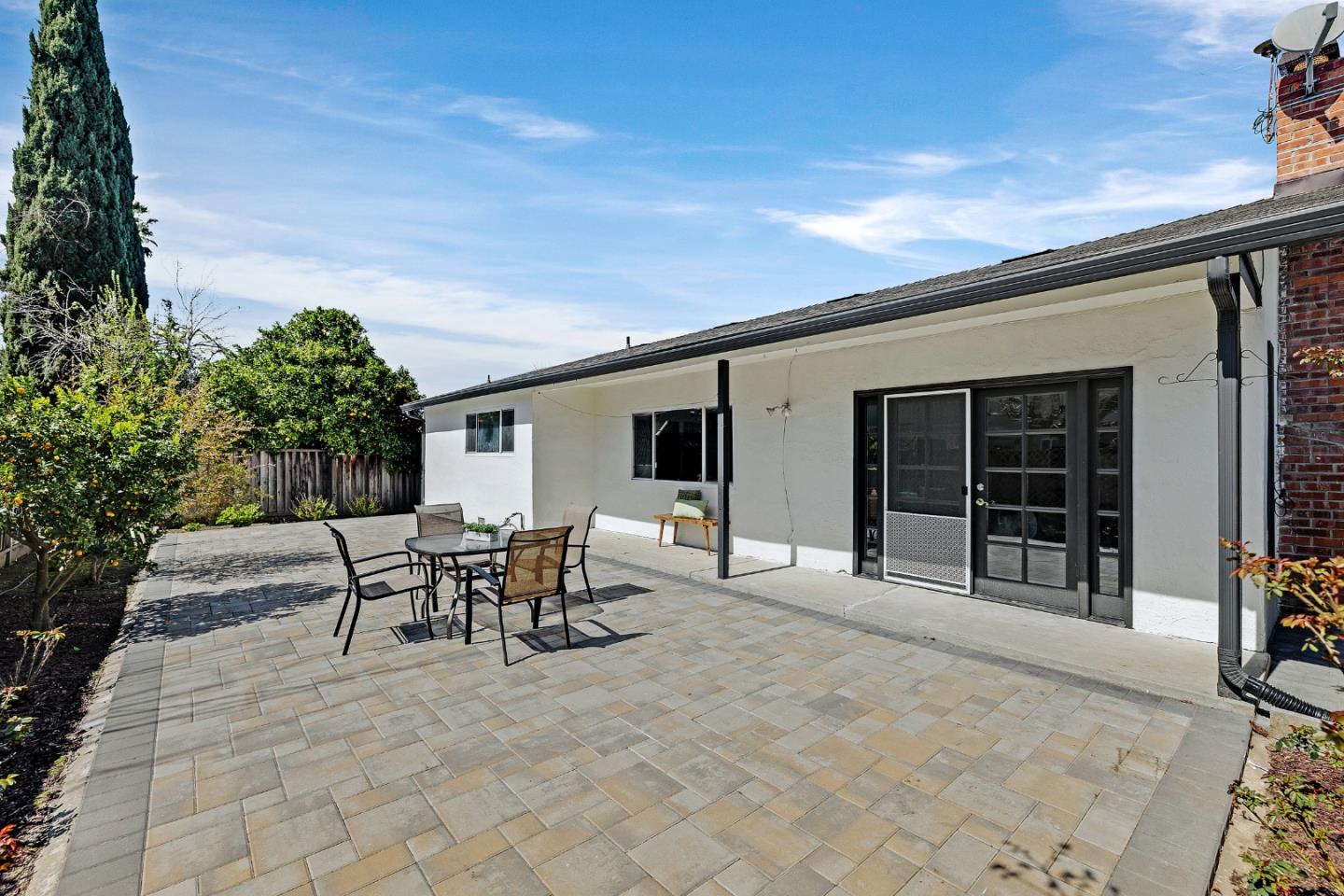 1832 Shenandoah AVE