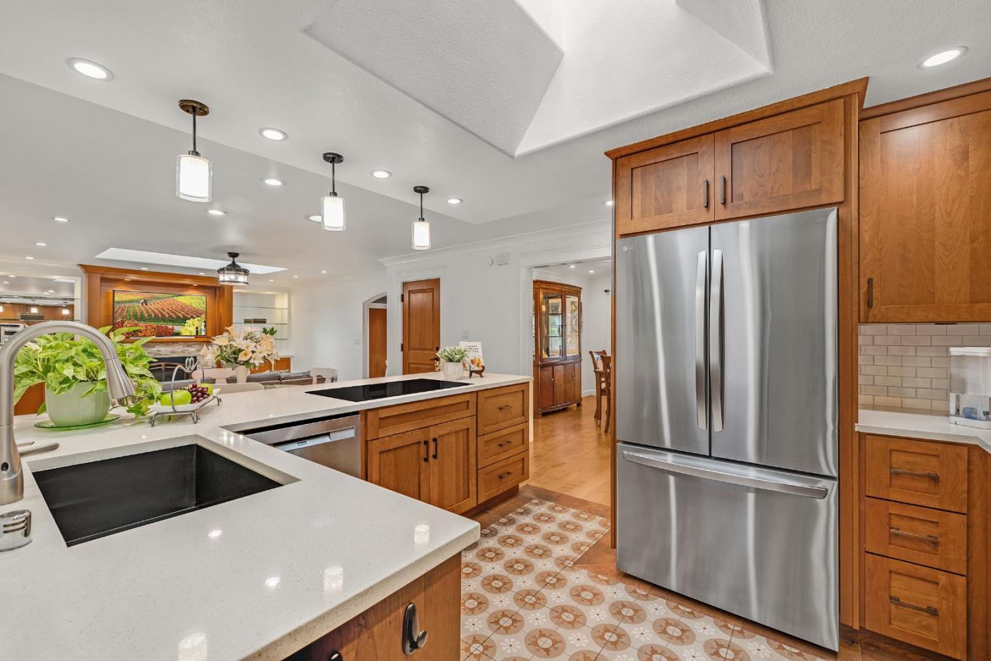 435 Ewing DR