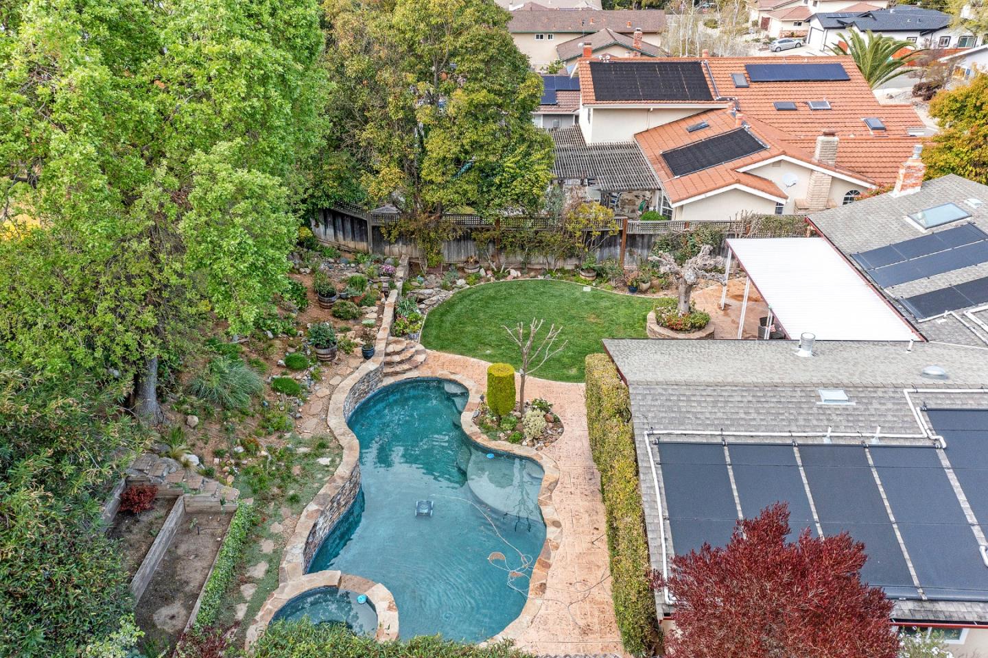 435 Ewing DR