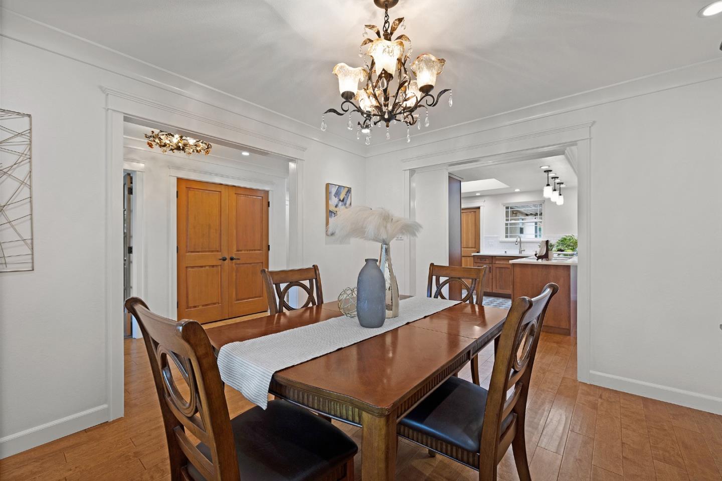 435 Ewing DR