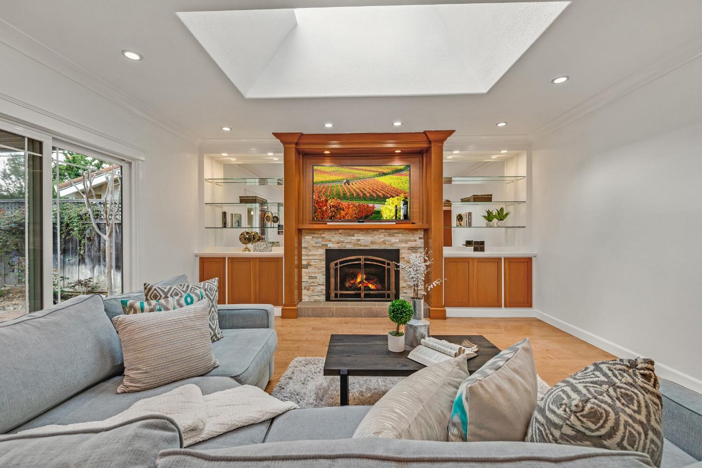 435 Ewing DR