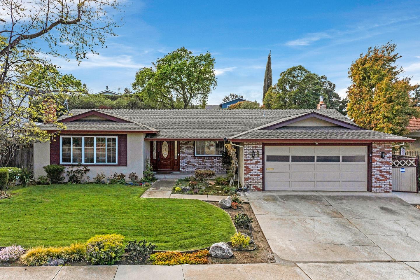 435 Ewing DR