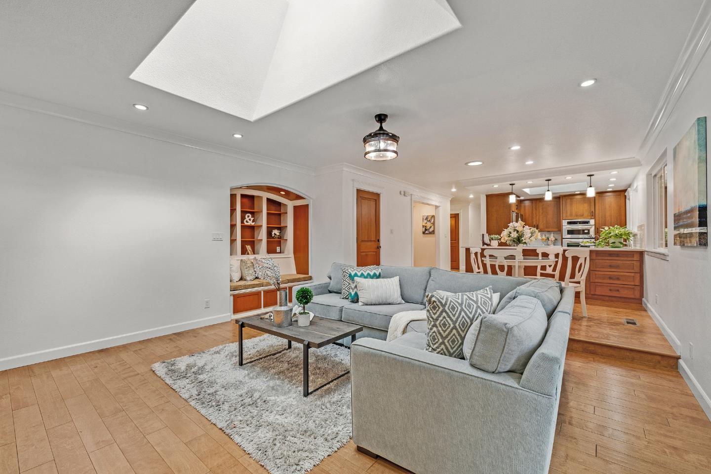 435 Ewing DR