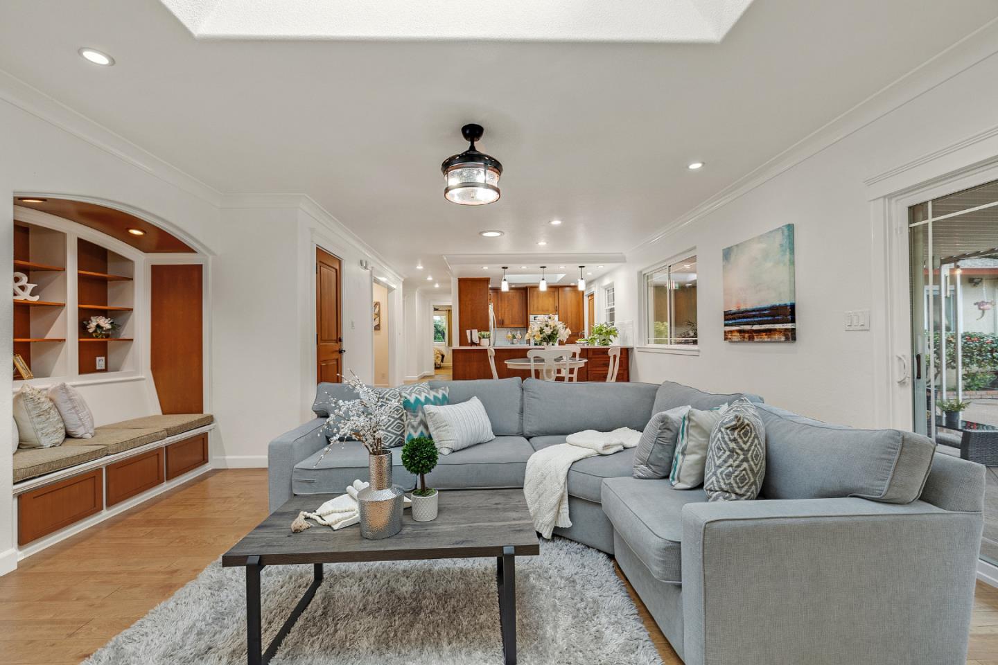 435 Ewing DR