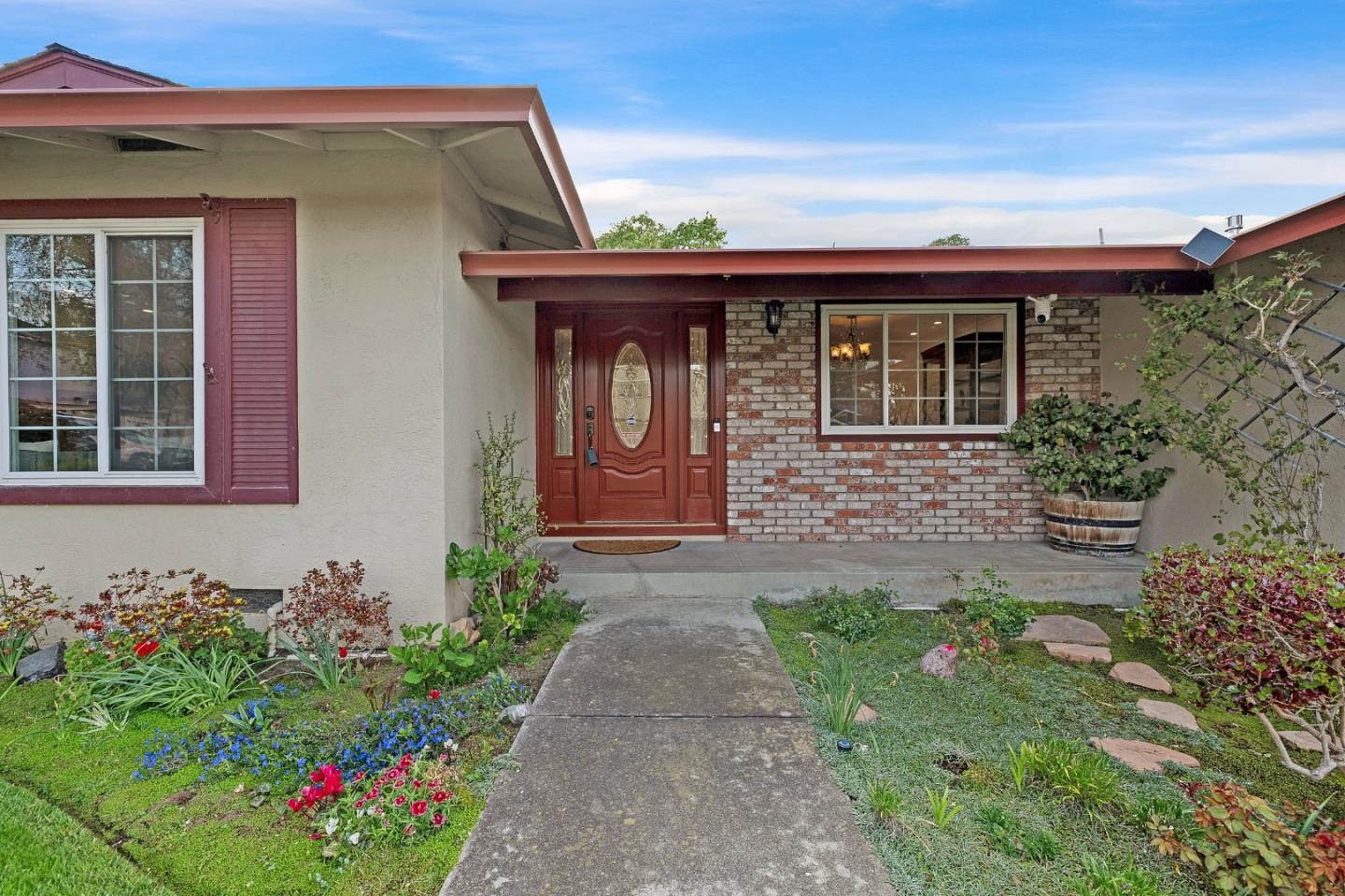 435 Ewing DR