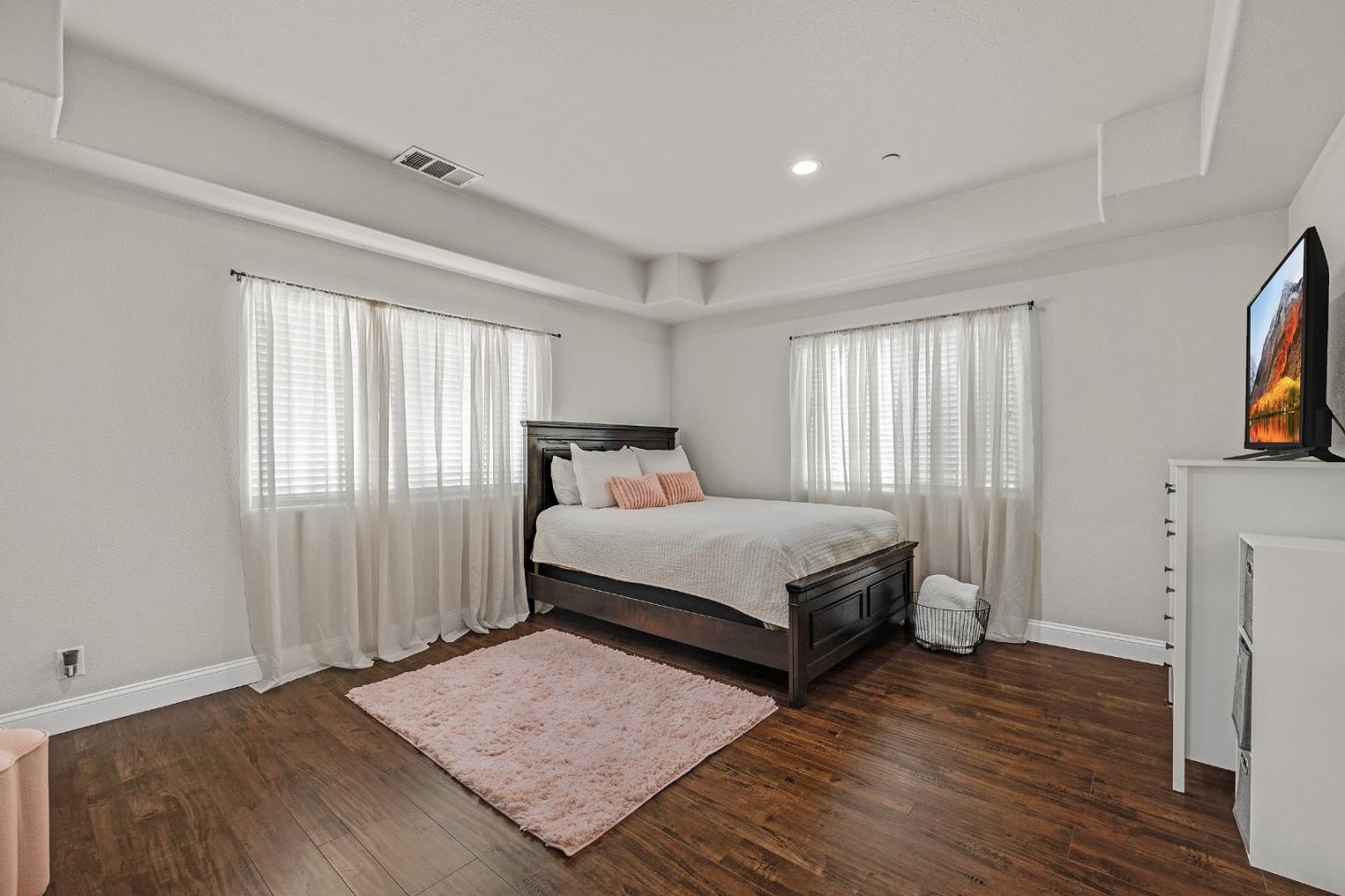 35724 Linda DR
