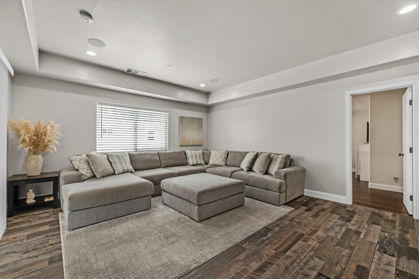 35724 Linda DR