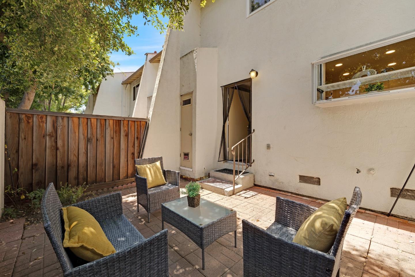 38652 Aurora Terrace