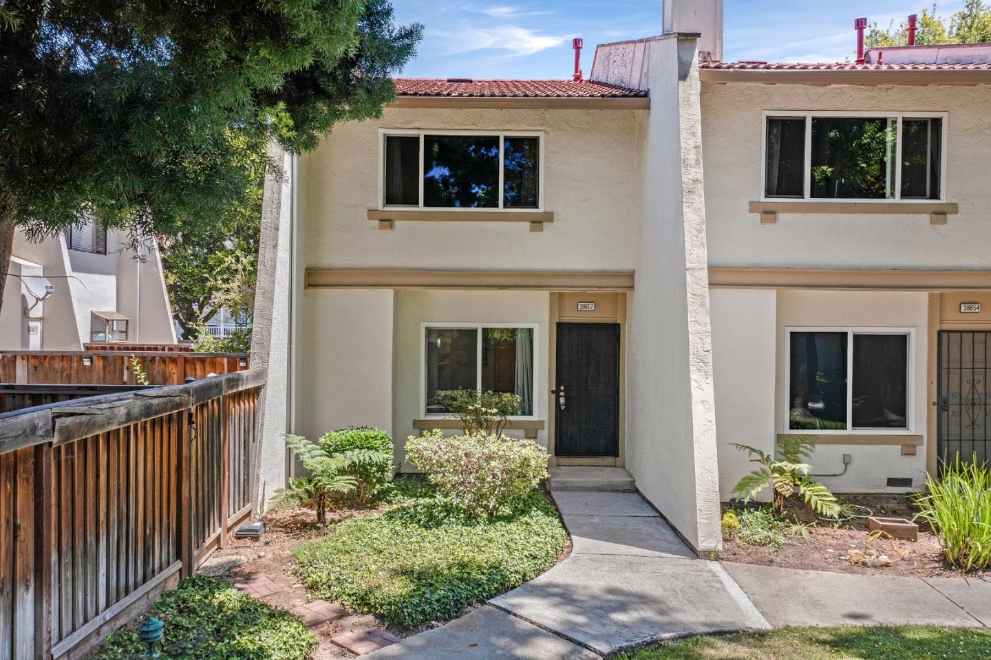 38652 Aurora Terrace