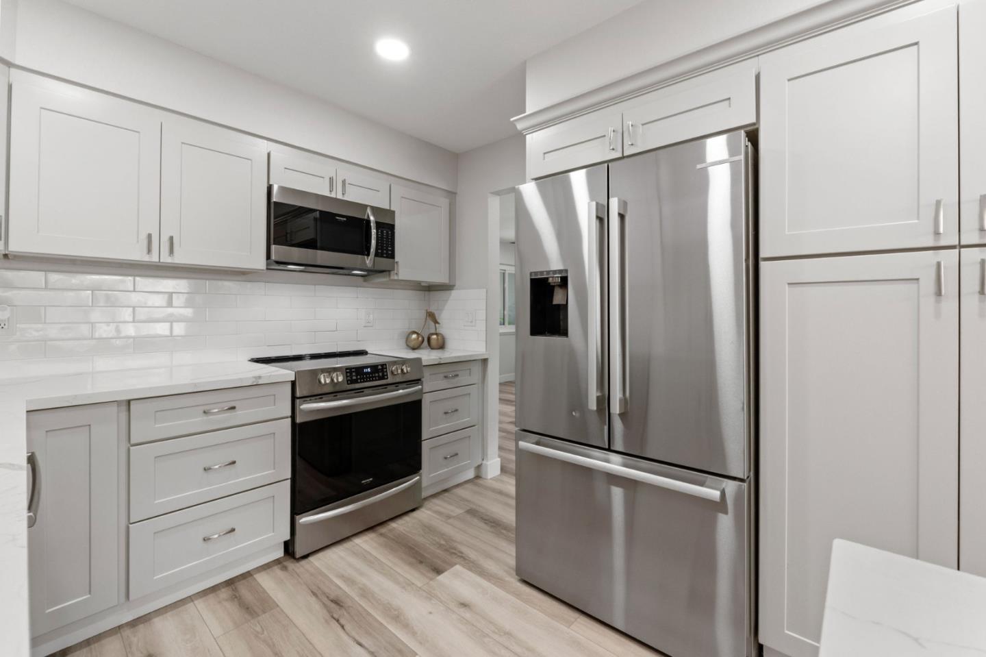 516 Creekside Lane