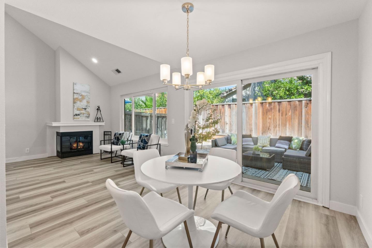 516 Creekside Lane