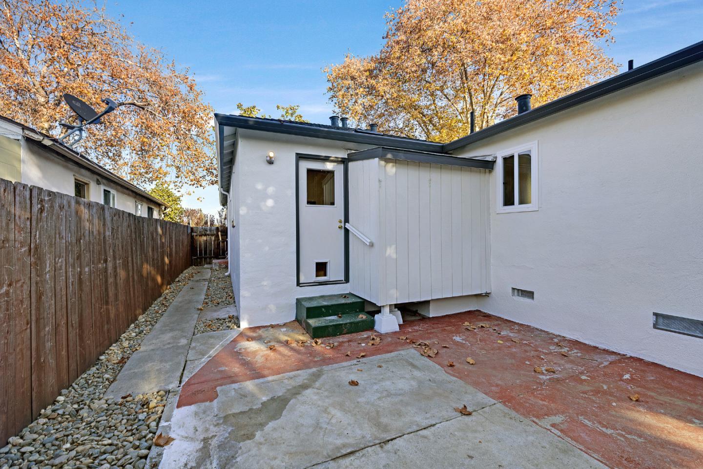 15741 Hesperian Boulevard