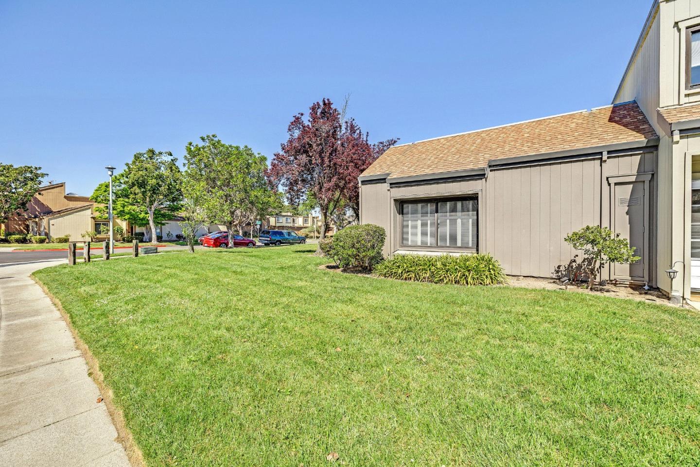 3405 Catalina Avenue