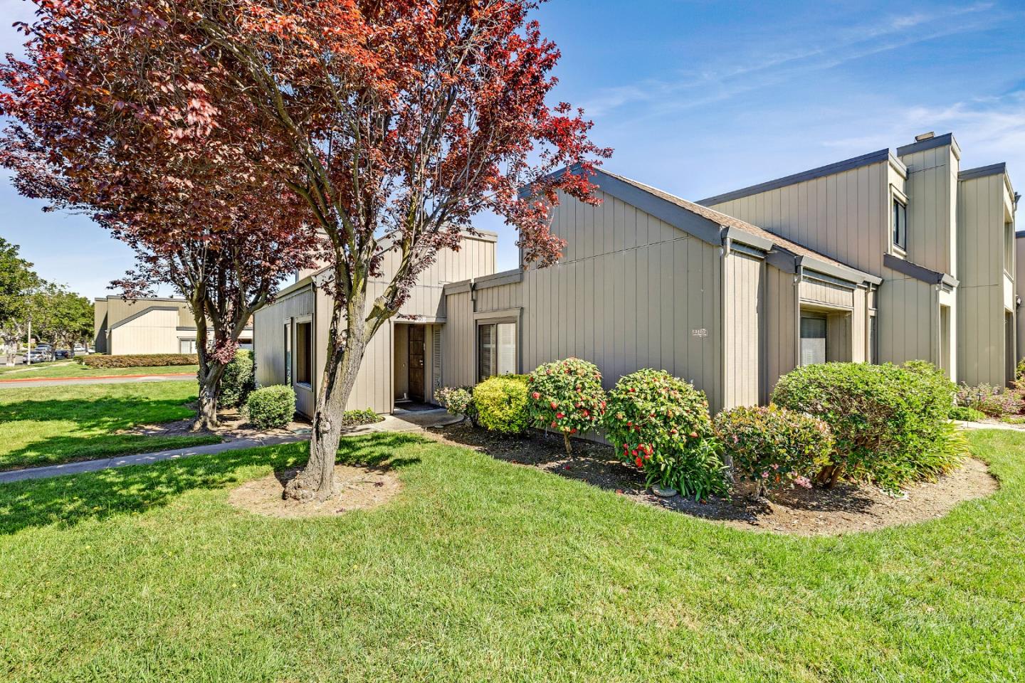 3405 Catalina Avenue