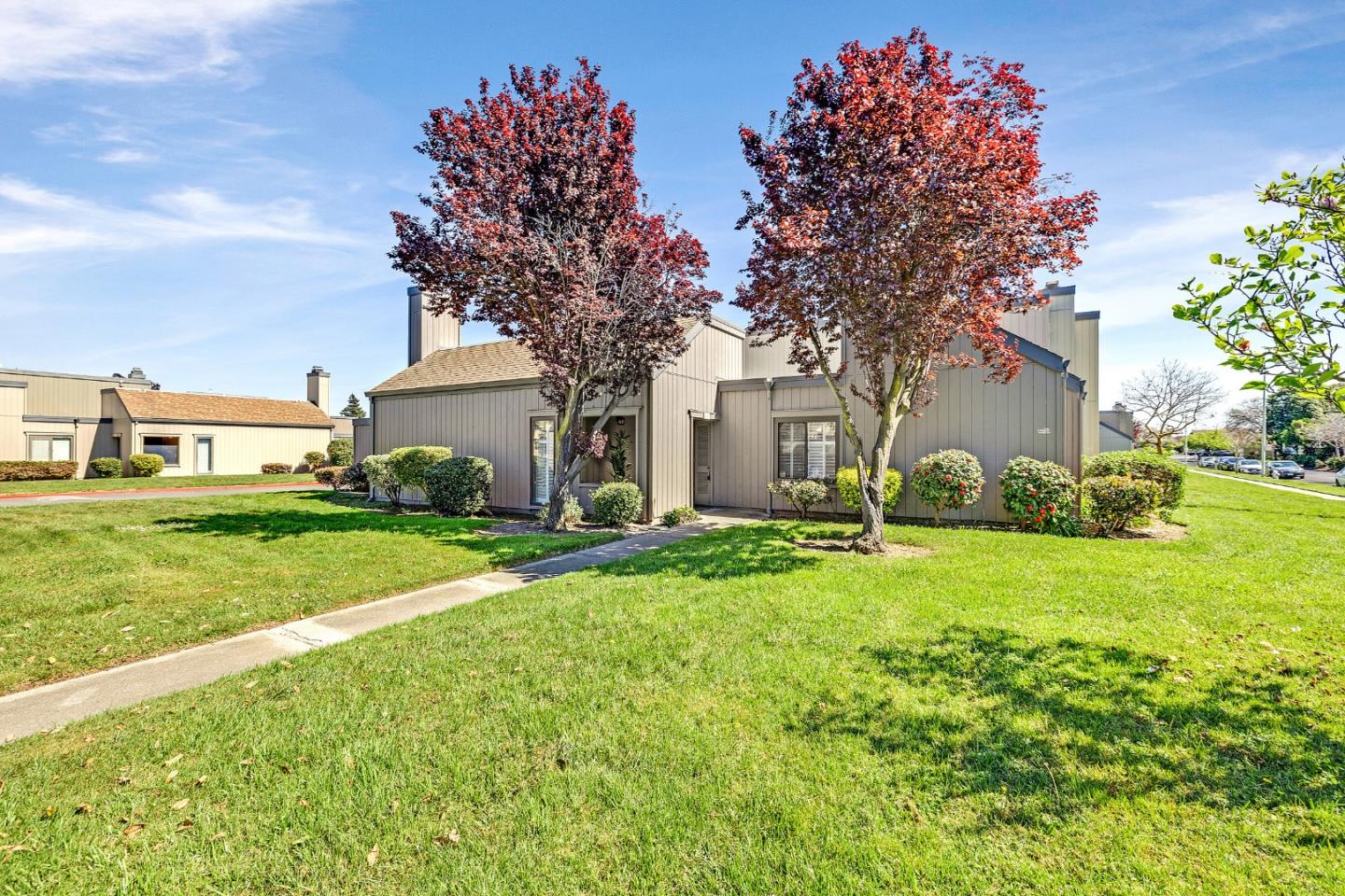 3405 Catalina Avenue