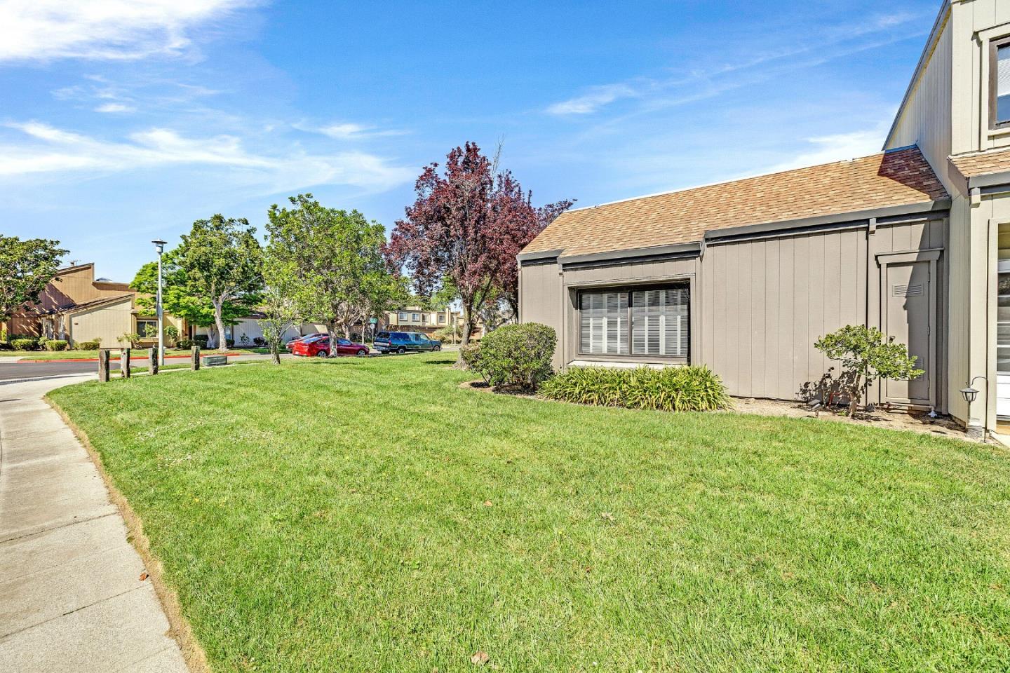 3405 Catalina Avenue