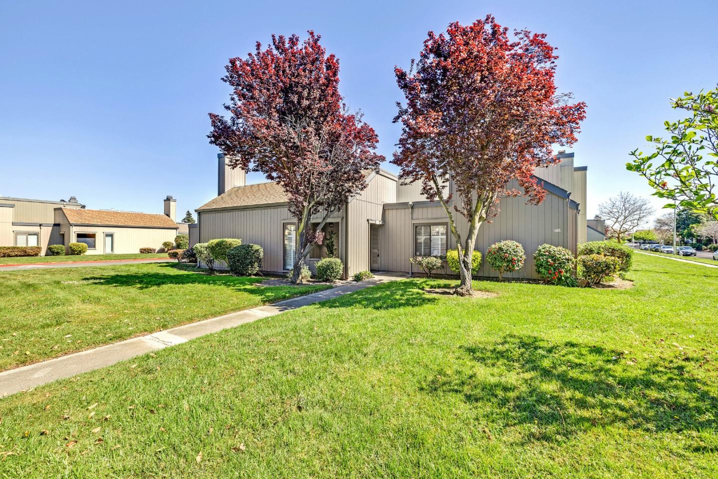 3405 Catalina Avenue