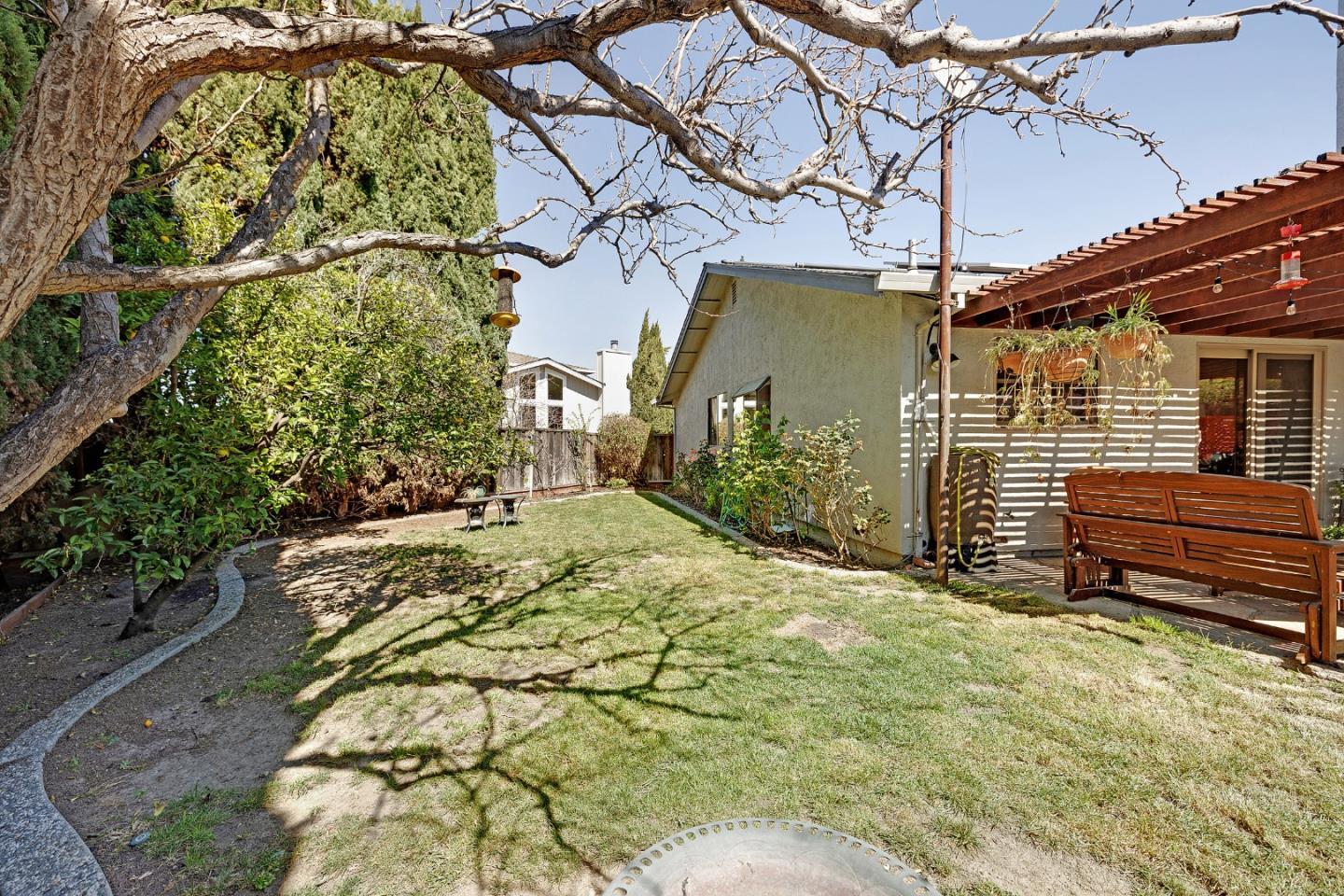 48875 Chenin Blanc Drive