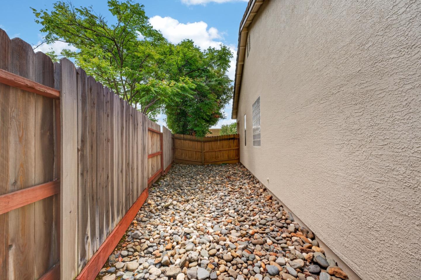 9257 Fosdyke Court