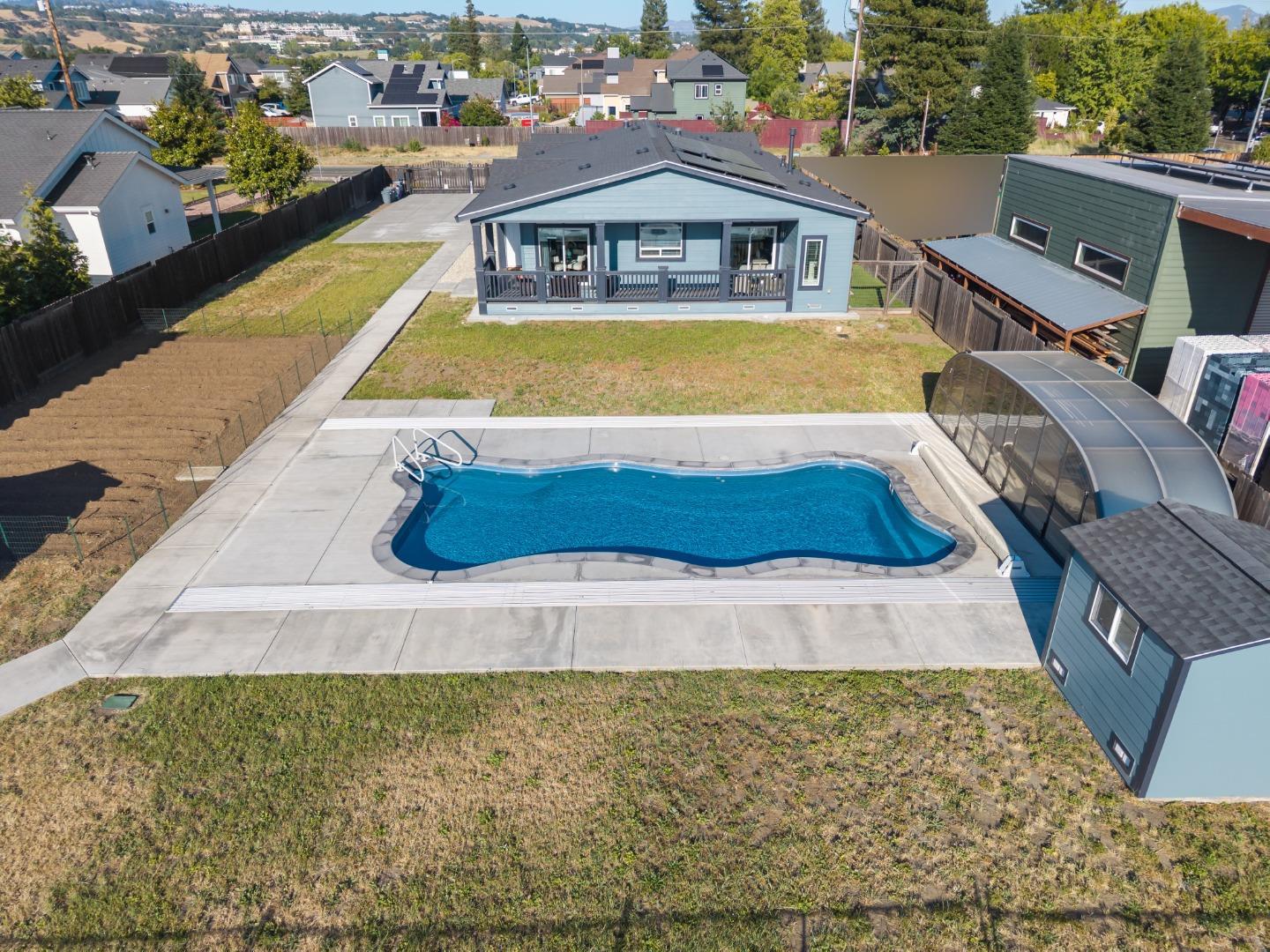 3521 Coffey LN