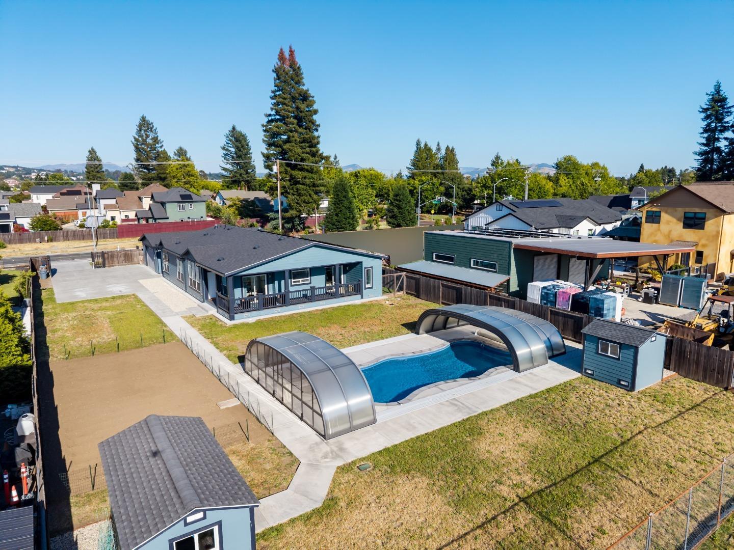 3521 Coffey LN