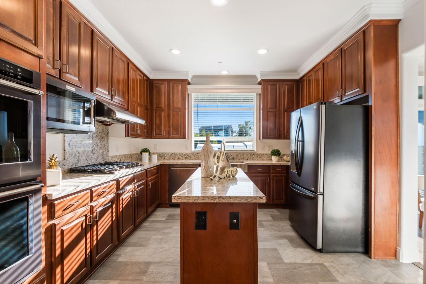 3521 Coffey LN