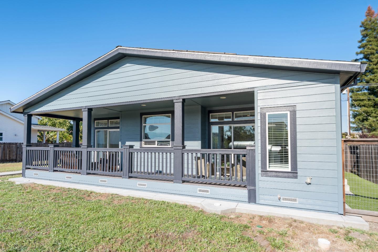 3521 Coffey LN
