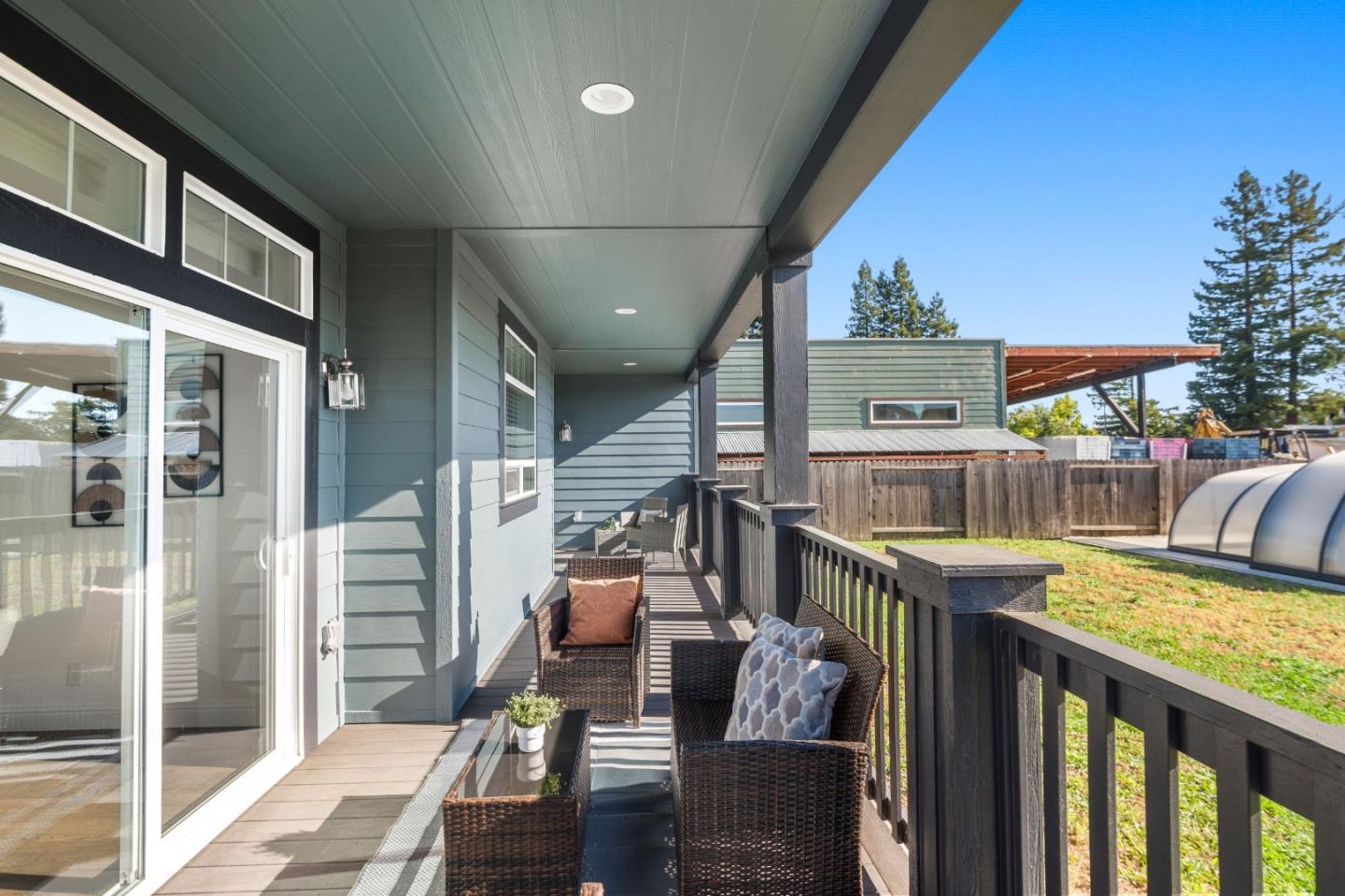 3521 Coffey LN