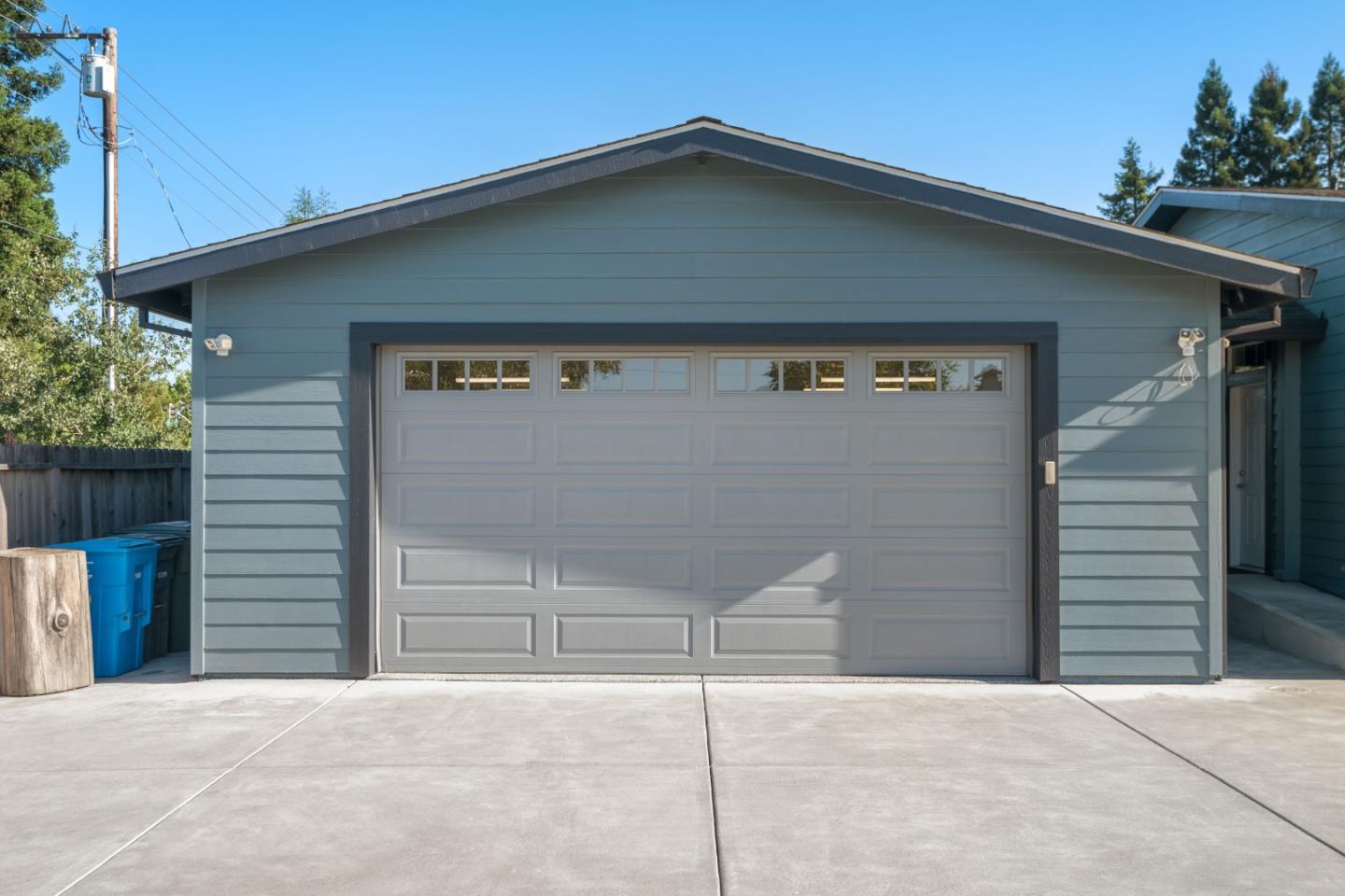3521 Coffey LN