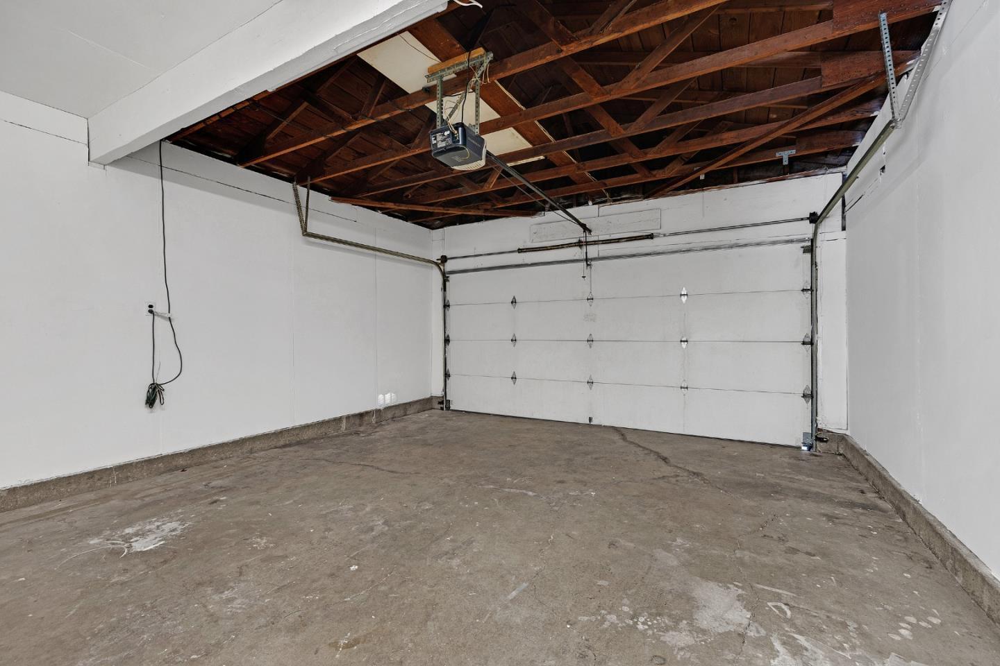 448 Greathouse DR
